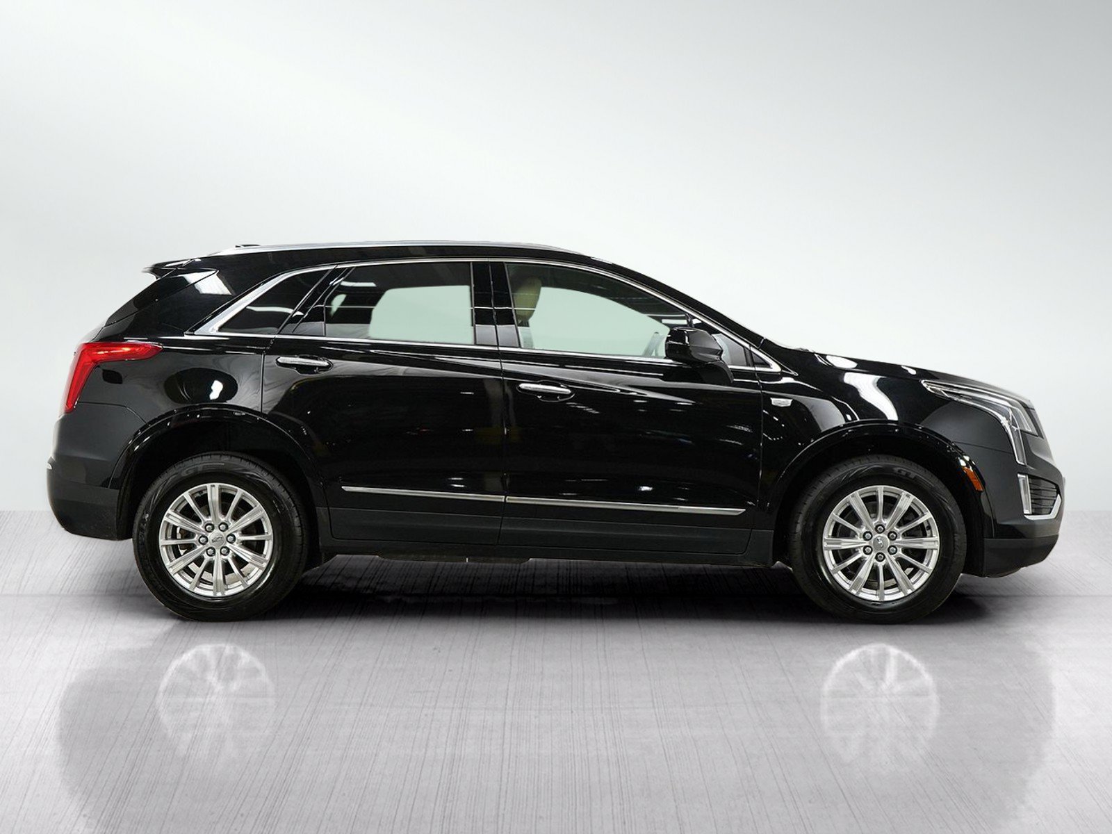 Used 2019 Cadillac XT5 AWD image 6