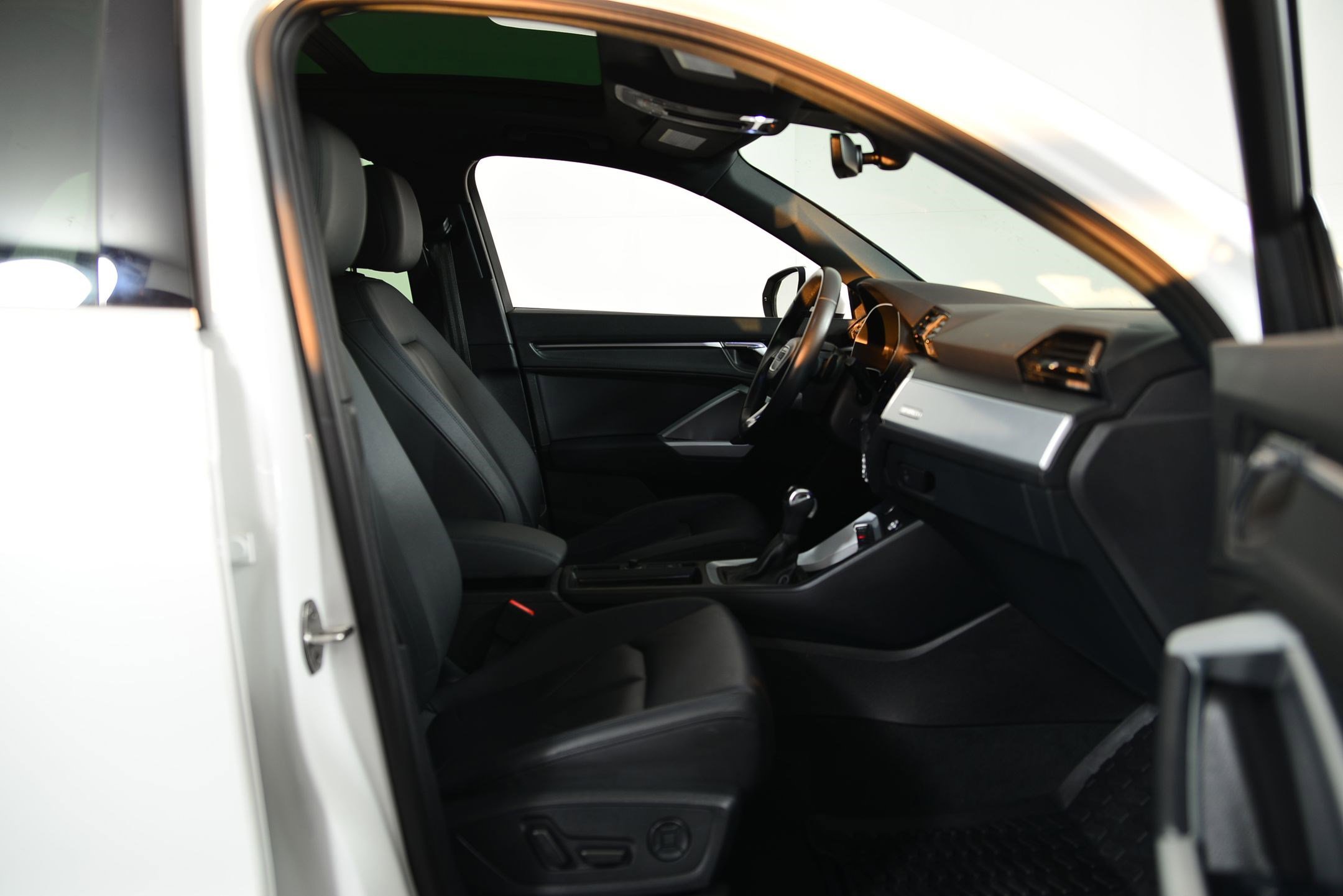 Certified 2021 Audi Q3 2.0T Premium w/ Convenience Package image 19