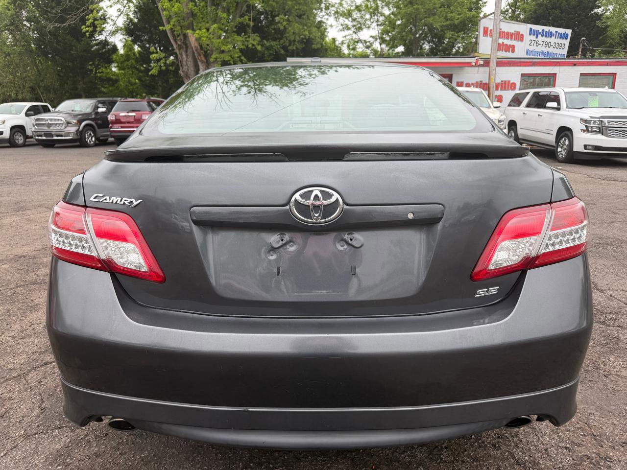 Used 2010 Toyota Camry SE FWD image 6