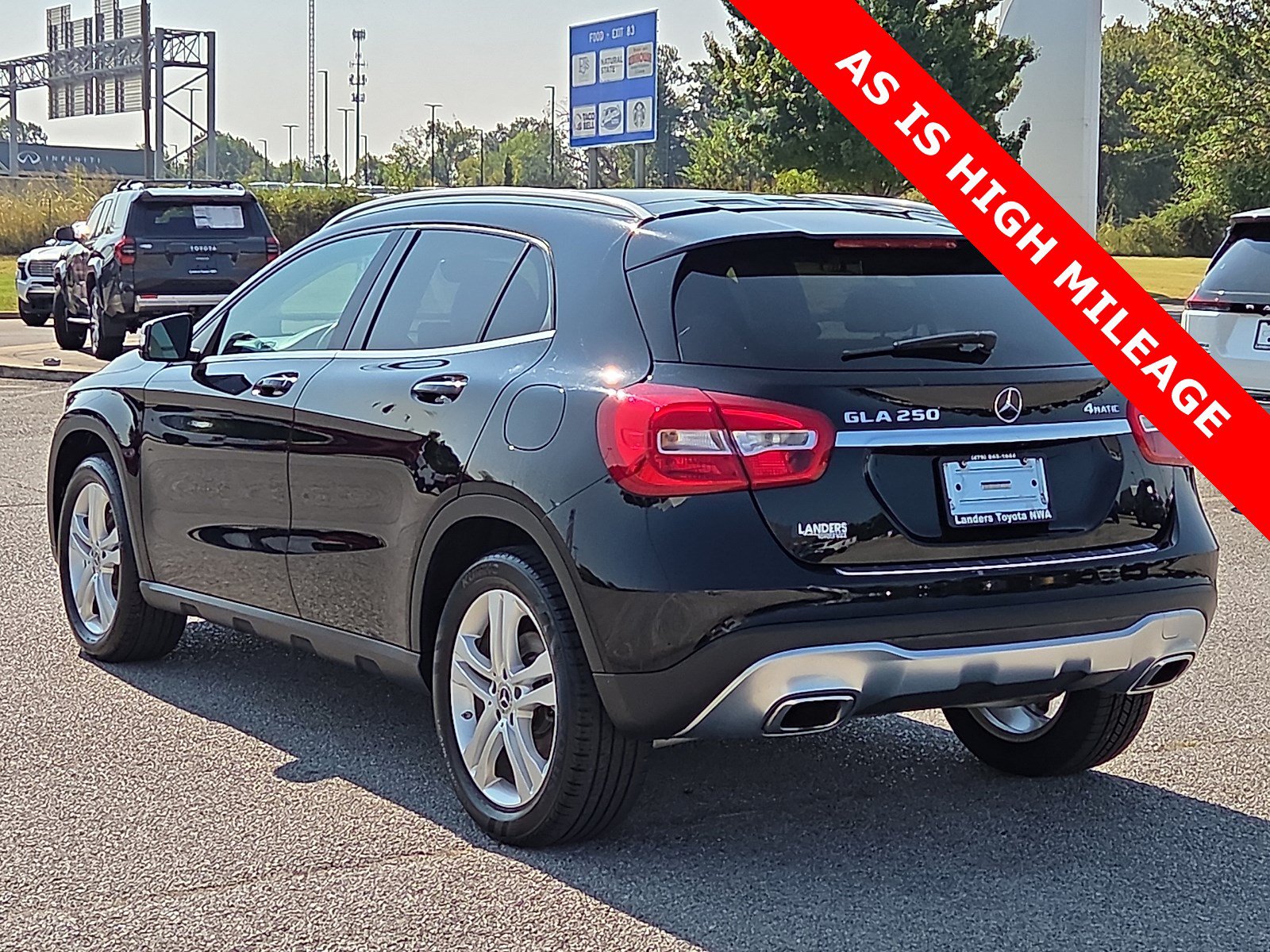 Used 2018 Mercedes-Benz GLA 250 4MATIC image 4