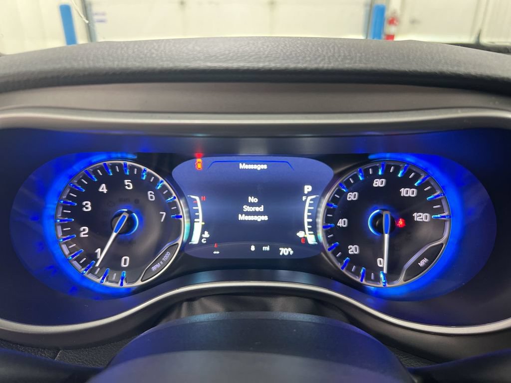 New 2027 Chrysler Pacifica Limited w/ Family Tech Group AWD/4WD image 12