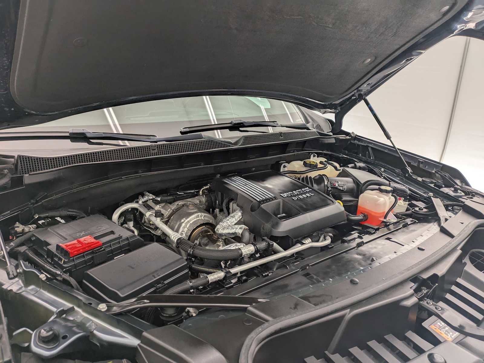 Used 2021 Chevrolet Tahoe RST w/ Luxury Package image 16