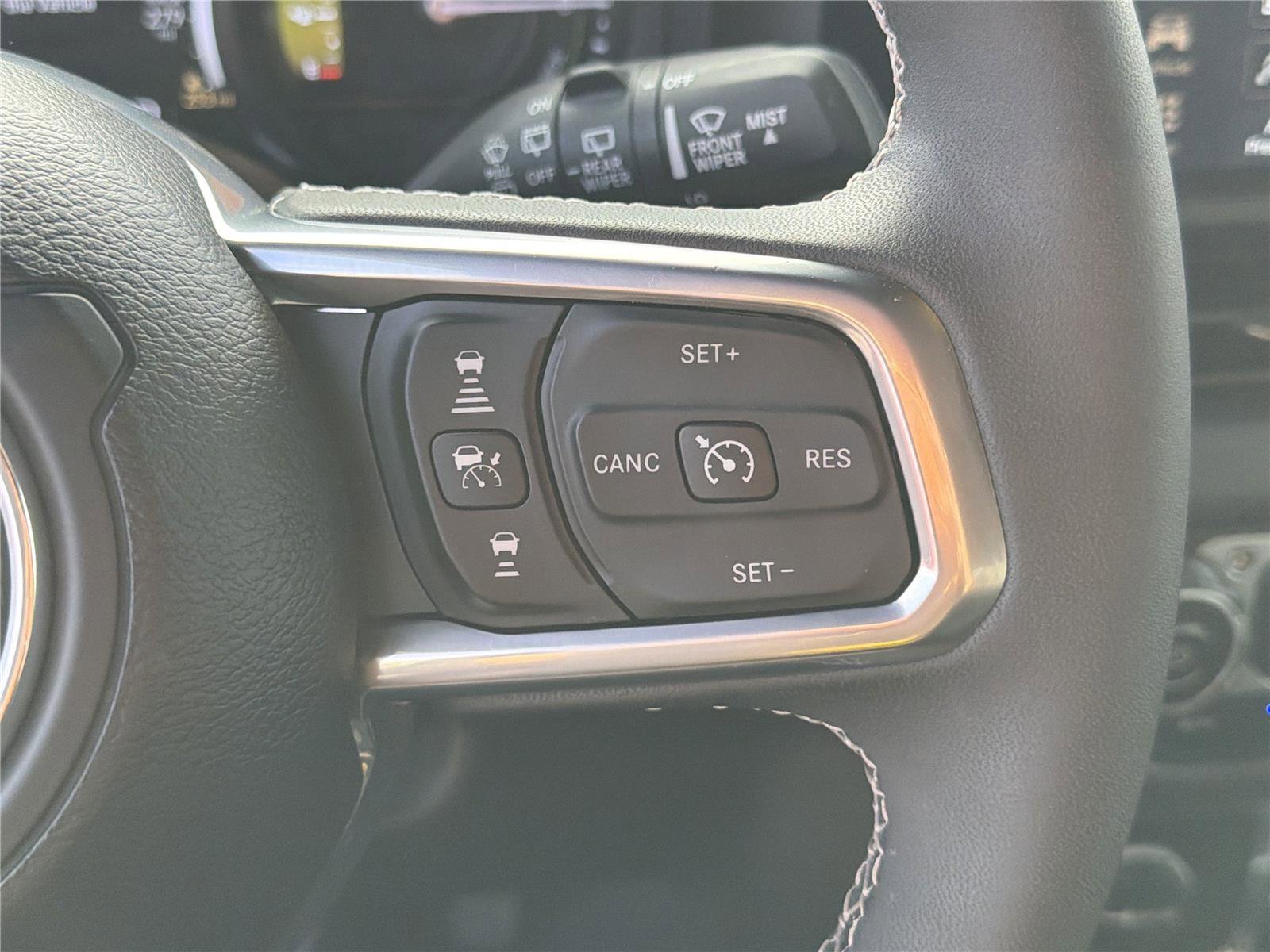 Used 2025 Jeep Wrangler Sahara w/ Safety Group image 27