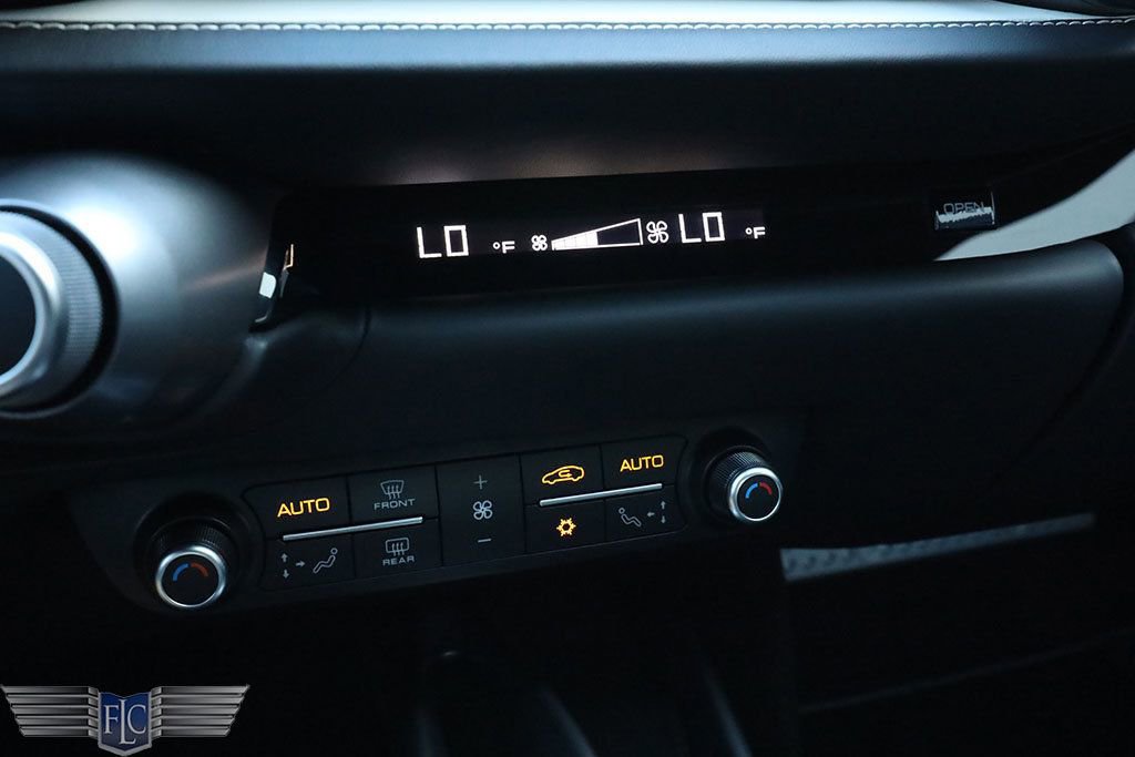 Used 2020 Ferrari 812 Superfast image 22