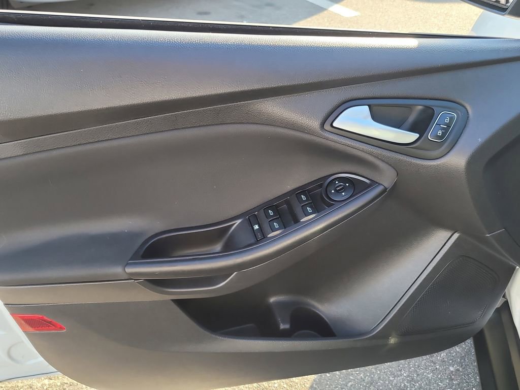 Used 2017 Ford Focus SE image 13