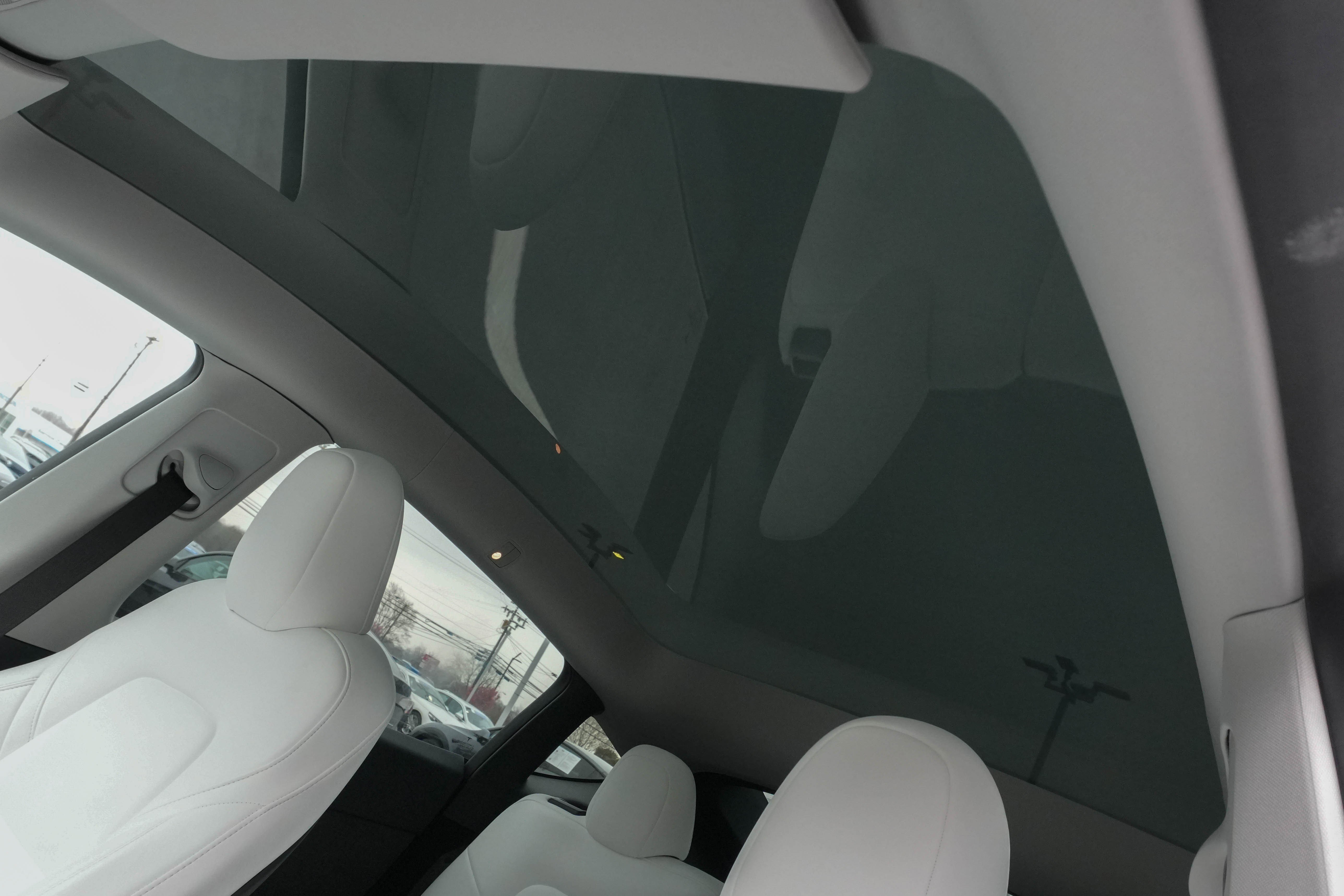 Used 2024 Tesla Model Y Performance image 15