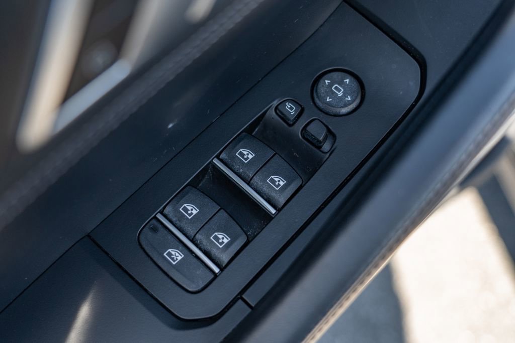 Used 2023 BMW X6 M50i w/ Executive Package image 13