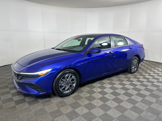 Certified 2024 Hyundai Elantra SEL image 7