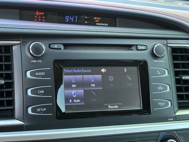 Used 2017 Toyota Highlander LE FWD image 17