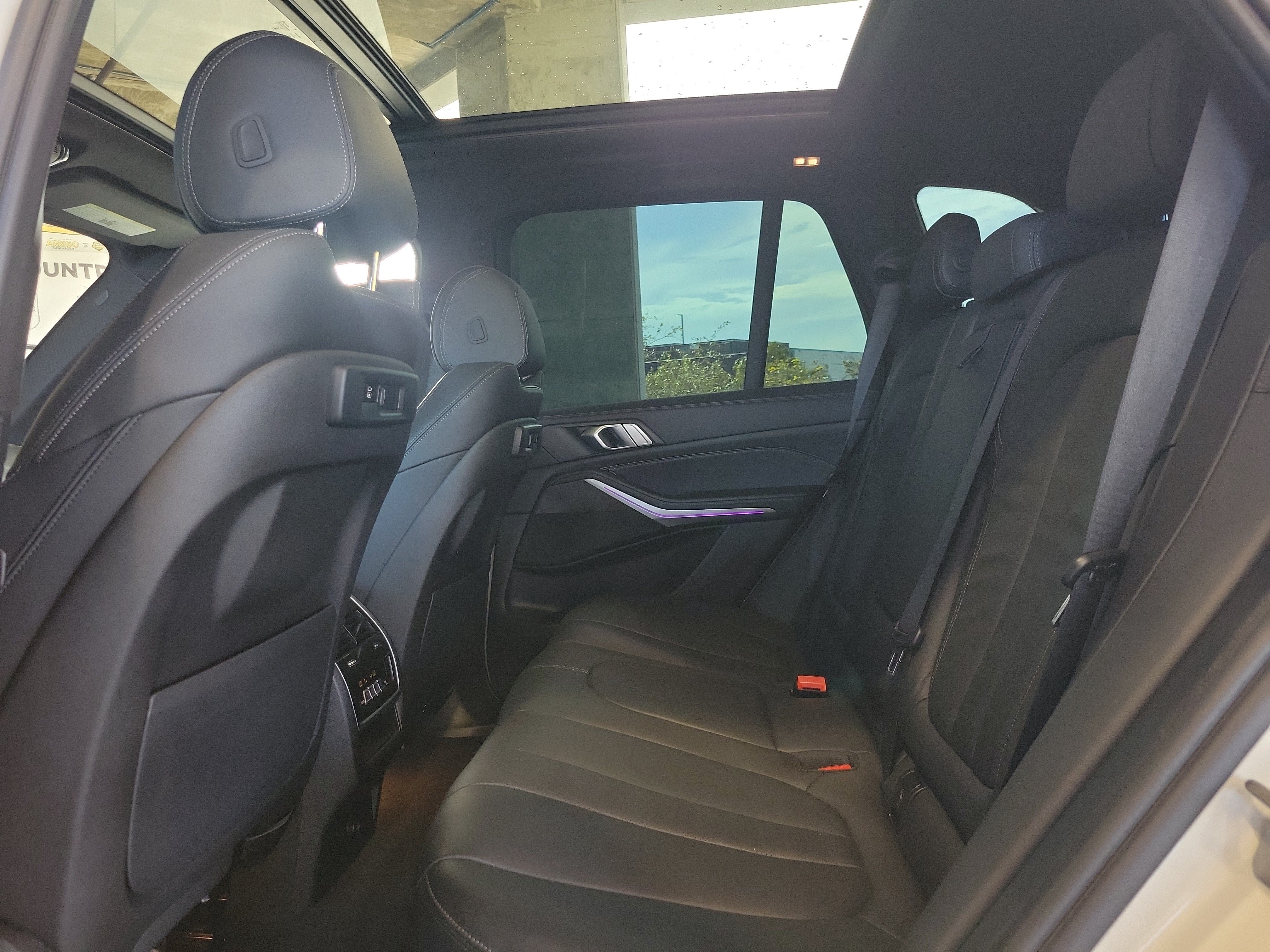 Used 2022 BMW X5 xDrive40i w/ M Sport Package AWD/4WD image 11