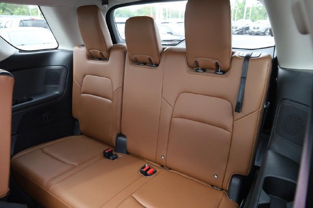 Certified 2023 Nissan Pathfinder Platinum w/ Black Appearance Package AWD/4WD image 12