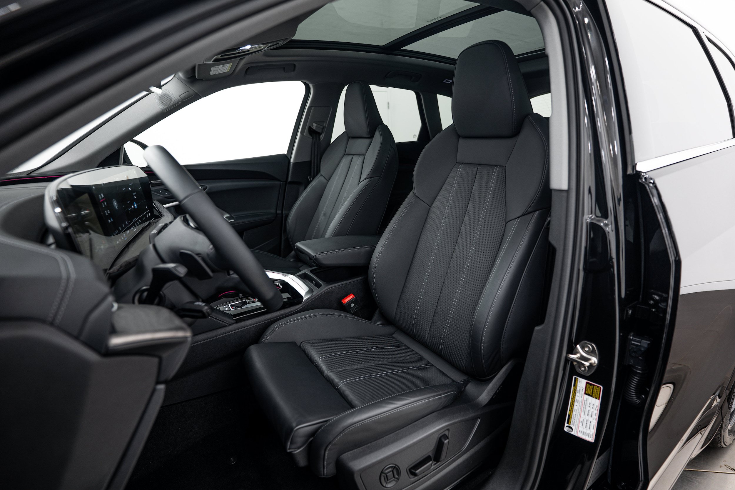 Used 2025 Audi Q5 Premium Plus w/ Premium Plus AWD/4WD image 15