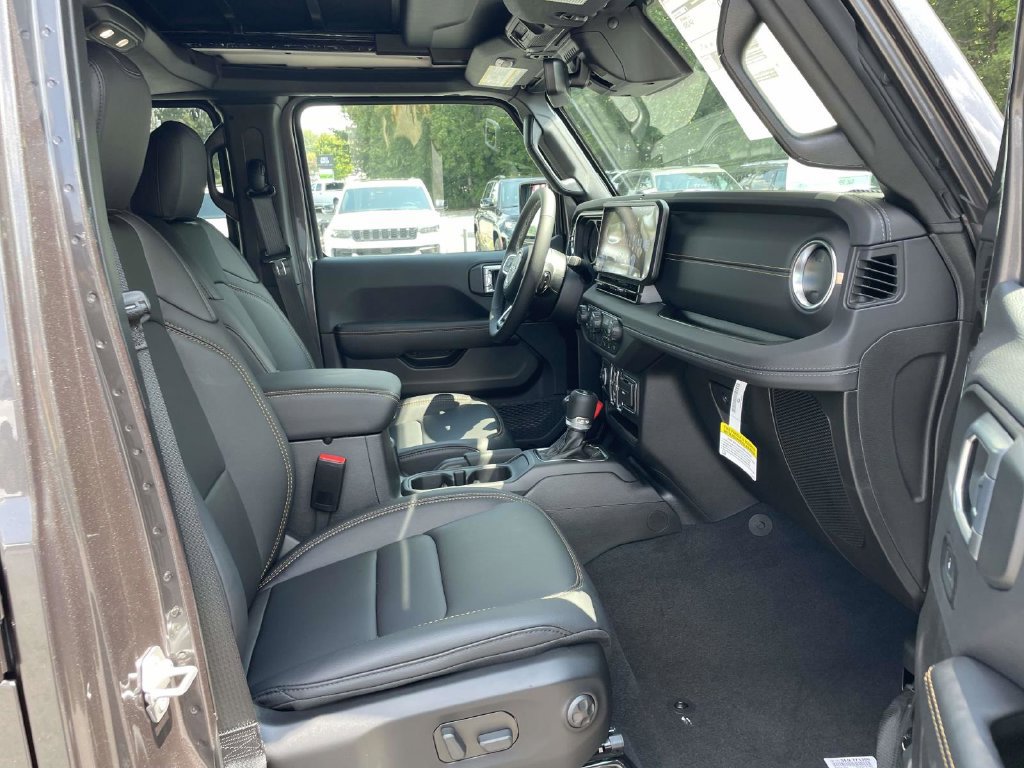 New 2027 Jeep Wrangler Unlimited Sahara AWD/4WD image 14
