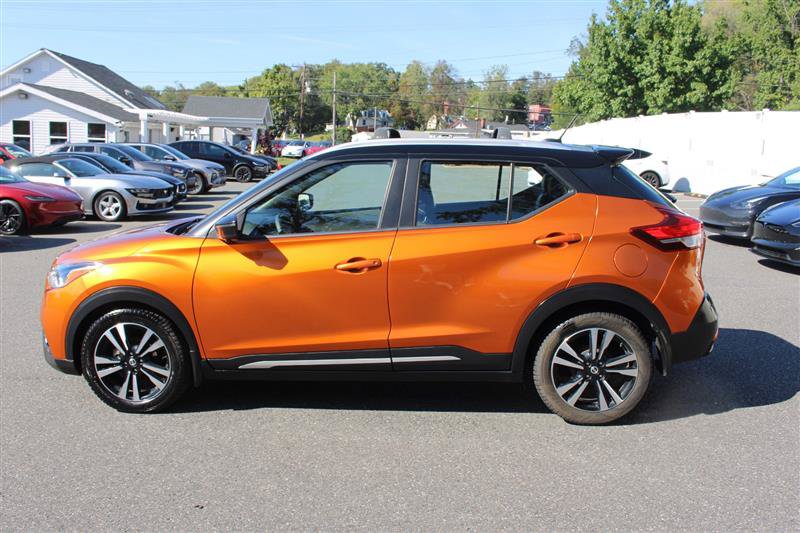 Used 2019 Nissan Kicks SR w/ SR Premium Package FWD image 4