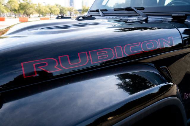 Used 2018 Jeep Wrangler Unlimited Rubicon w/ Dual Top Group image 44