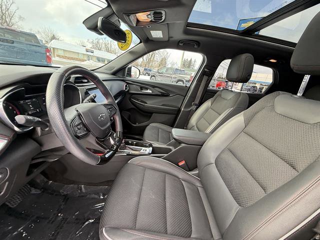 Used 2023 Chevrolet TrailBlazer RS w/ Sun and Liftgate Package image 24