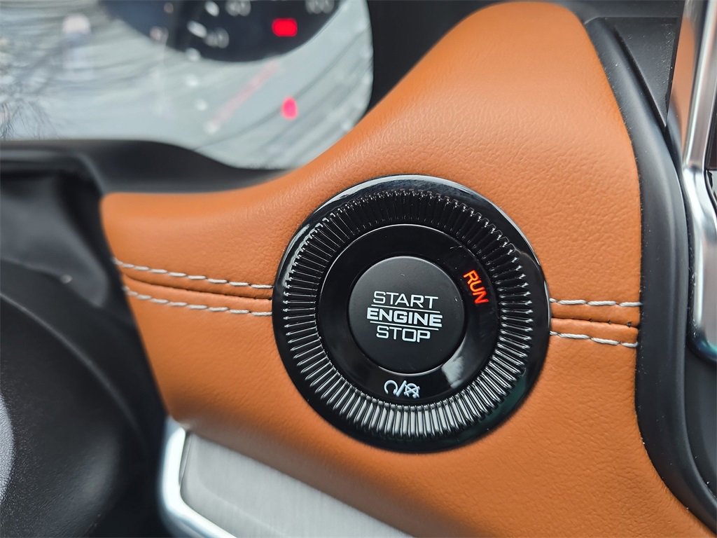 Used 2023 Jeep Compass Limited image 23