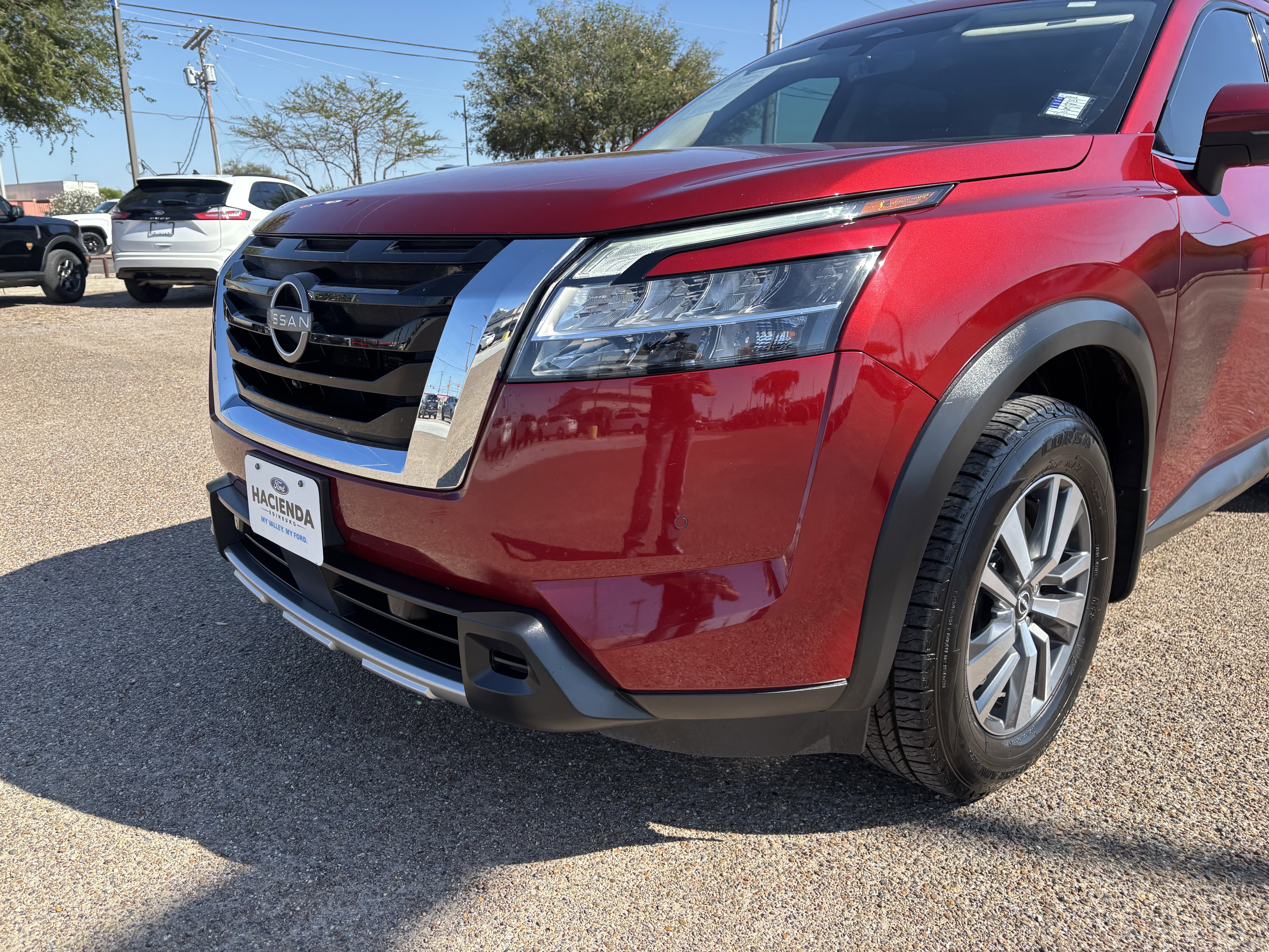 Used 2023 Nissan Pathfinder SL image 7