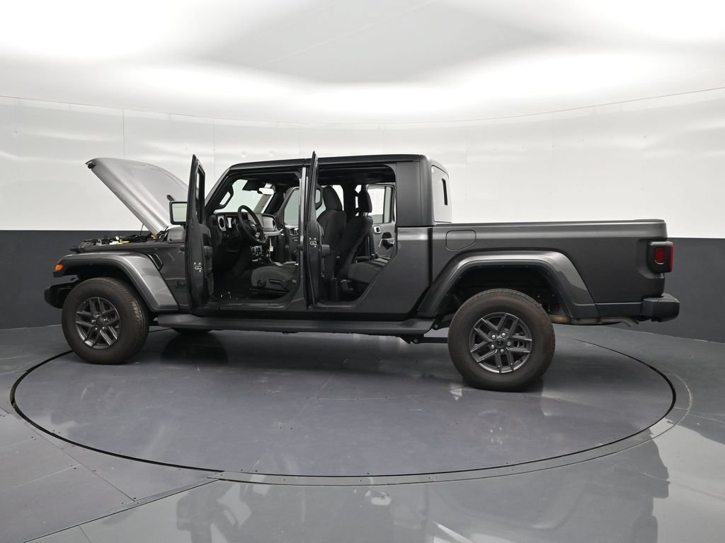 Used 2025 Jeep Gladiator Sport AWD/4WD image 37