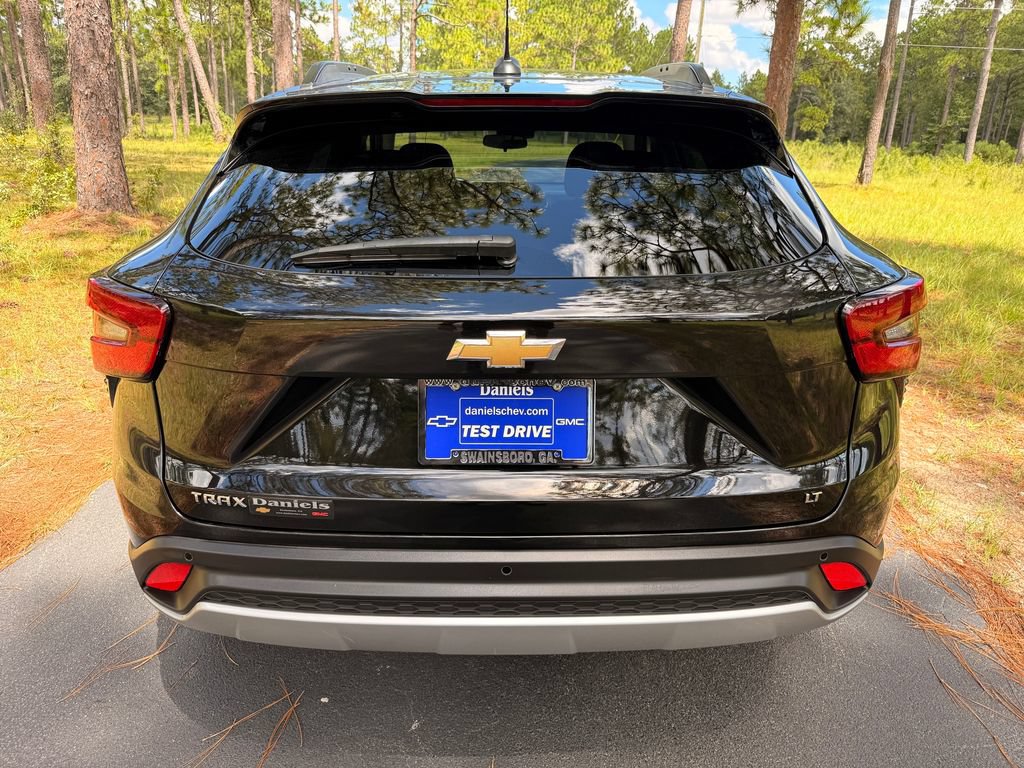 New 2026 Chevrolet Trax LT w/ Driver Confidence Package FWD image 4