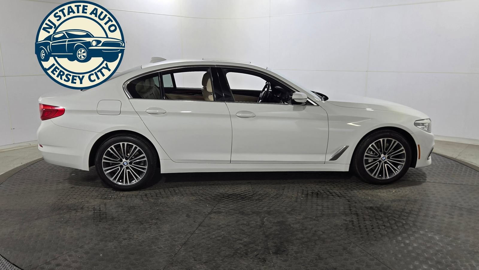 Used 2020 BMW 530i w/ Convenience Package RWD image 14