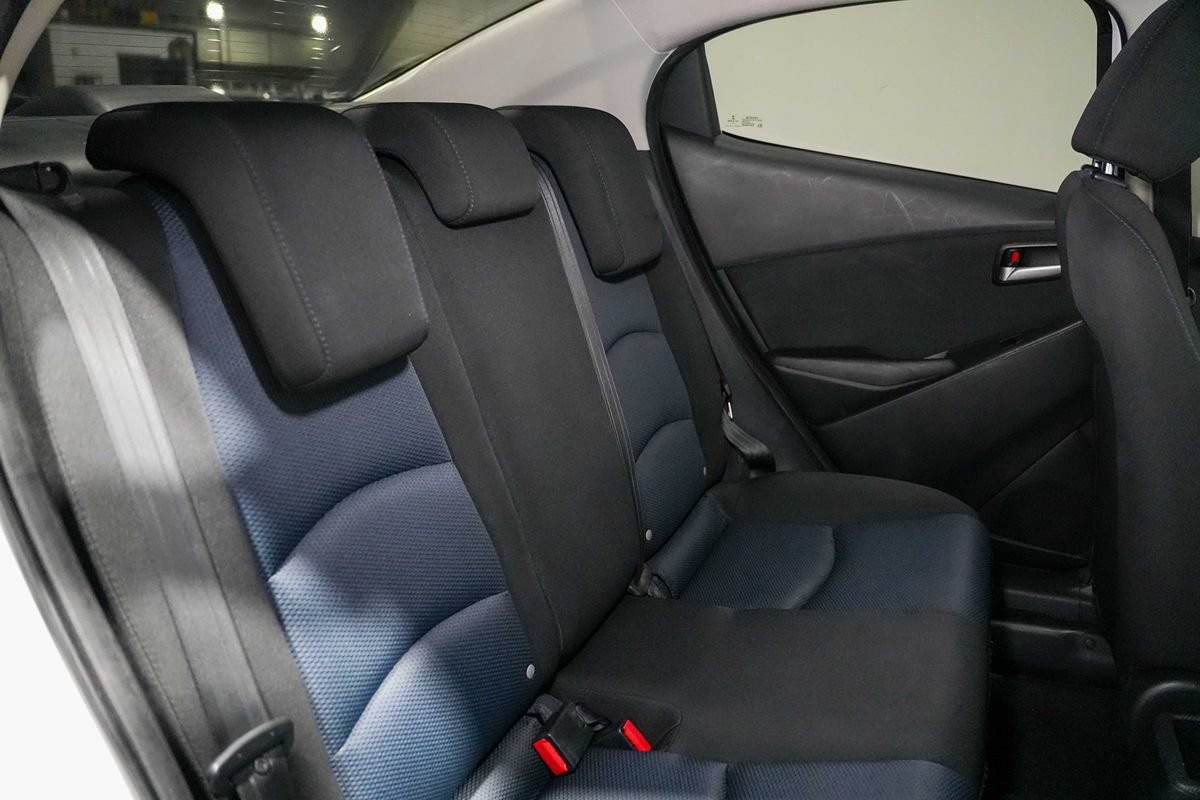 Used 2019 Toyota Yaris L FWD image 22