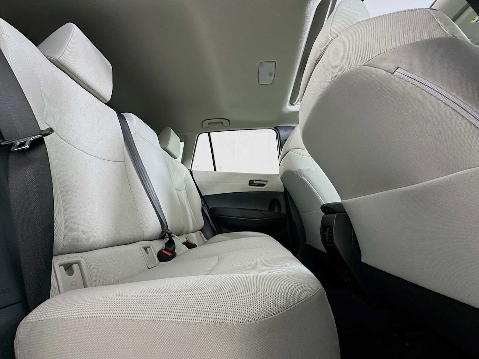 Used 2024 Toyota Corolla Cross LE w/ Moonroof Package AWD/4WD image 26