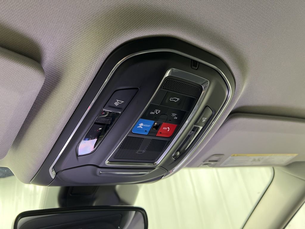 Used 2023 Jeep Grand Cherokee Limited image 25