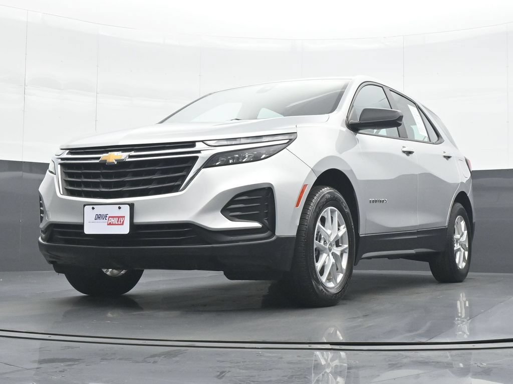 Used 2022 Chevrolet Equinox LS AWD/4WD image 16