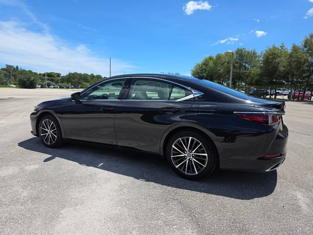 Used 2025 Lexus ES 350 w/ Premium Package FWD image 5