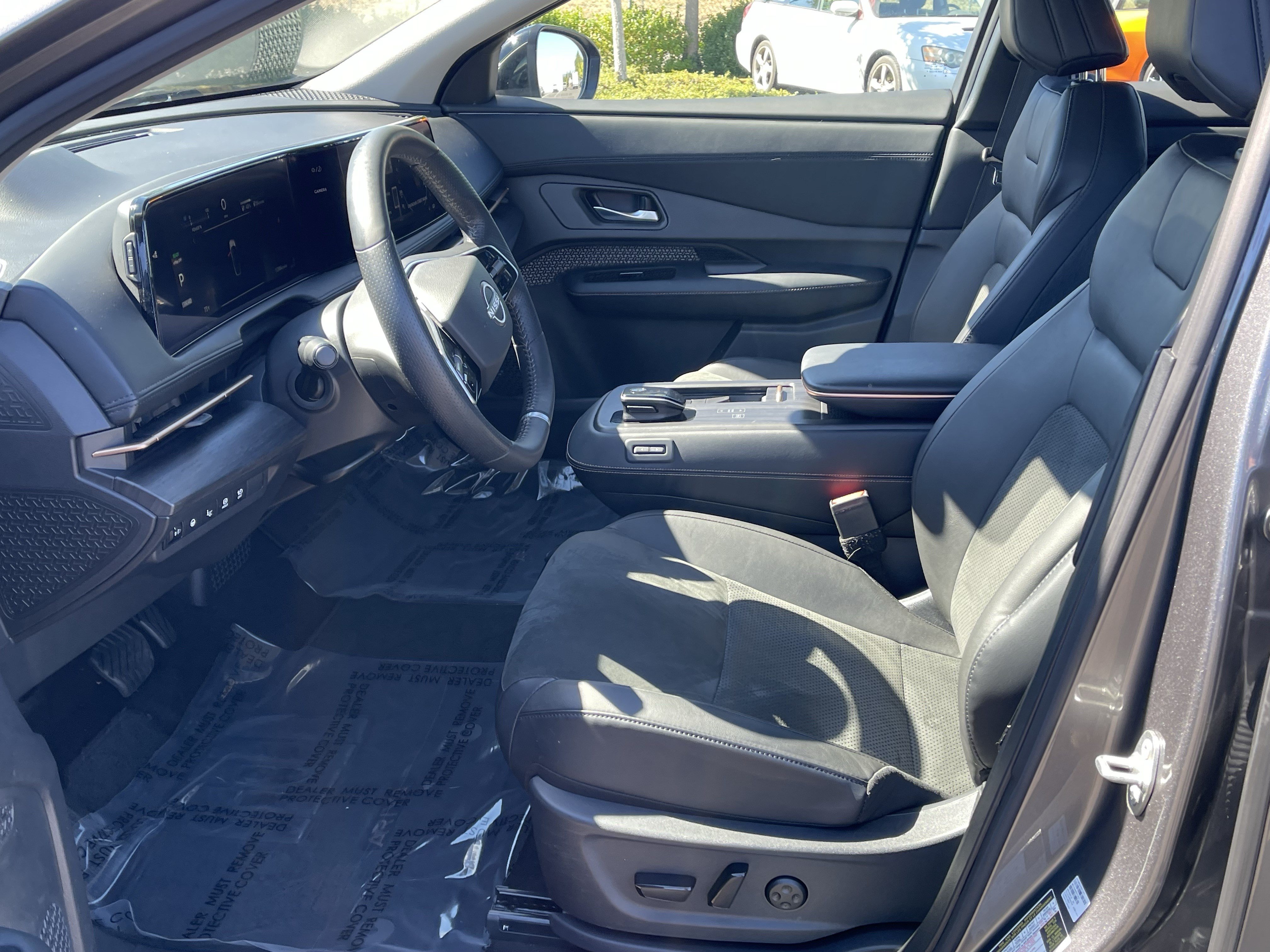Used 2024 Nissan Ariya FWD image 11