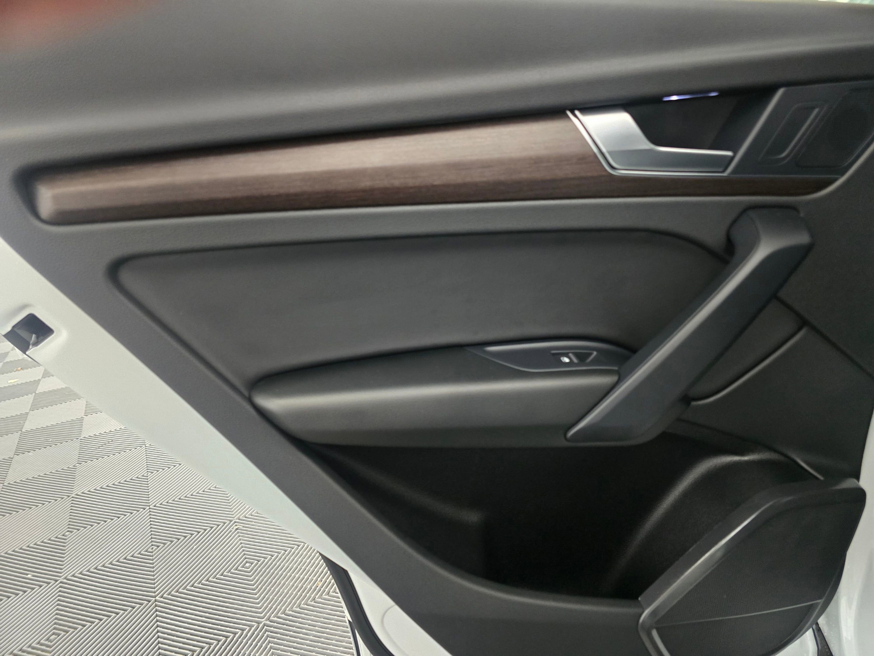 Used 2022 Audi Q5 2.0T Premium w/ Convenience Package image 21