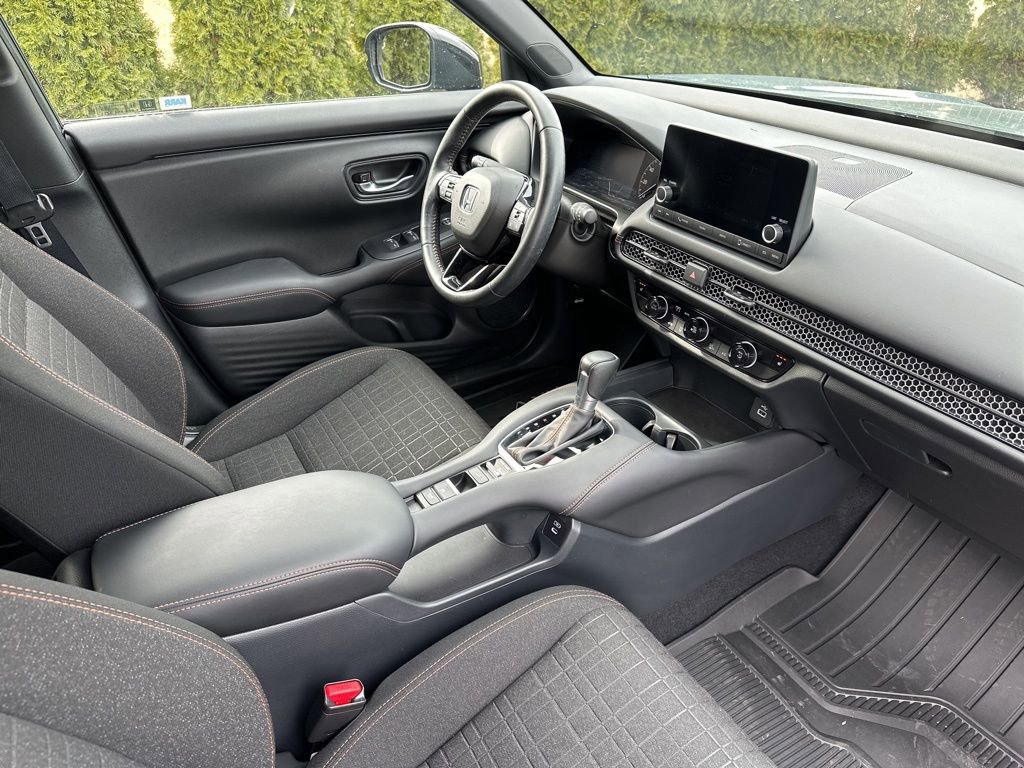 Used 2025 Honda HR-V Sport image 31