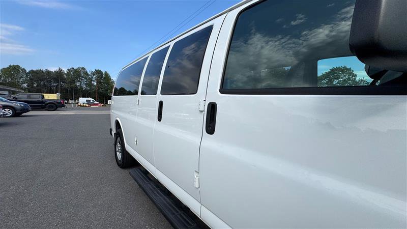 Used 2017 Chevrolet Express 3500 LS RWD image 22