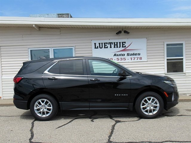 Used 2023 Chevrolet Equinox LT w/ Driver Convenience Package image 3