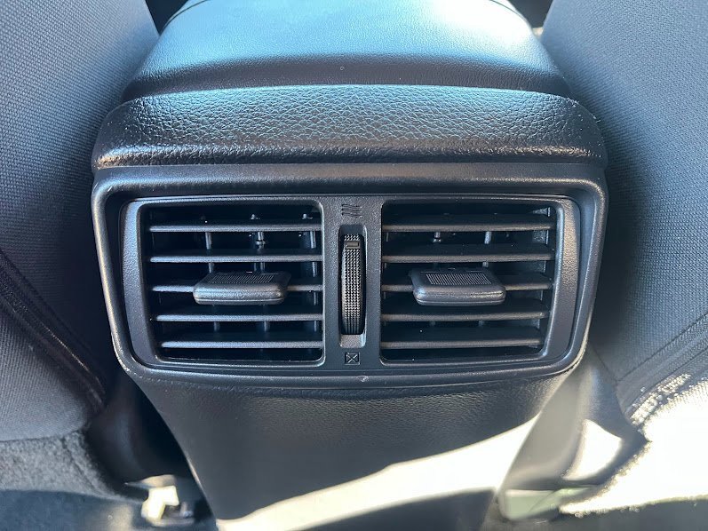 Used 2020 Nissan Rogue SV image 39