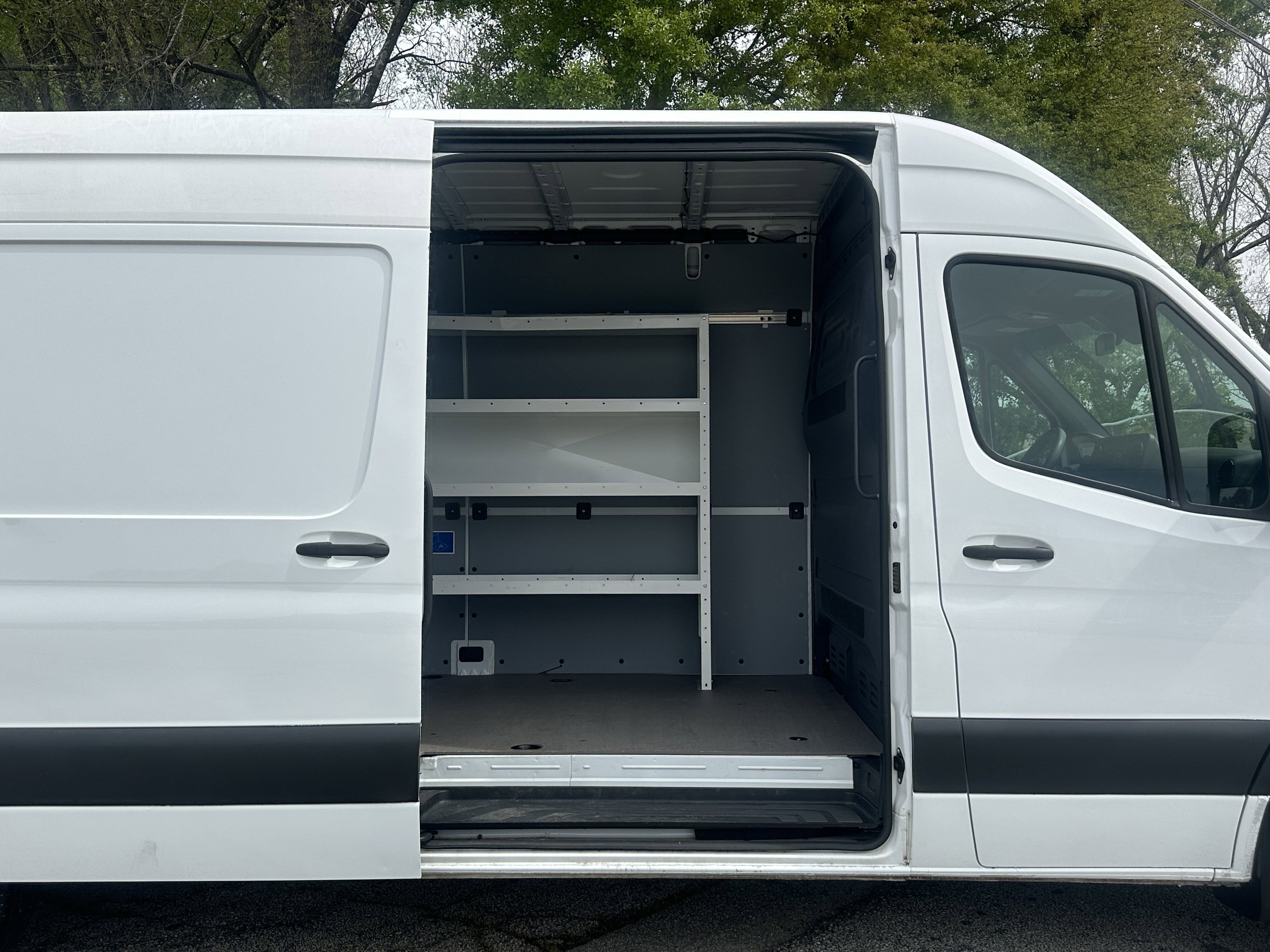 Used 2021 Mercedes-Benz Sprinter 2500 image 17