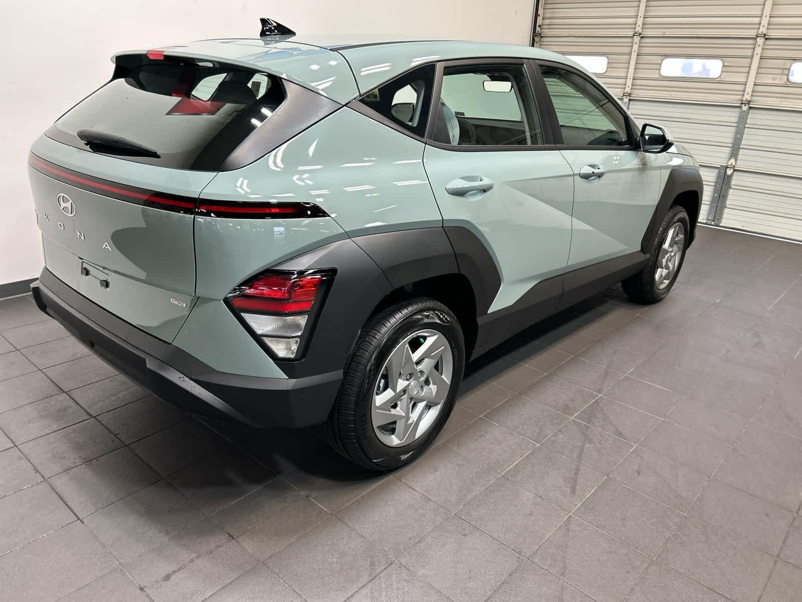 New 2027 Hyundai Kona SE AWD/4WD image 3