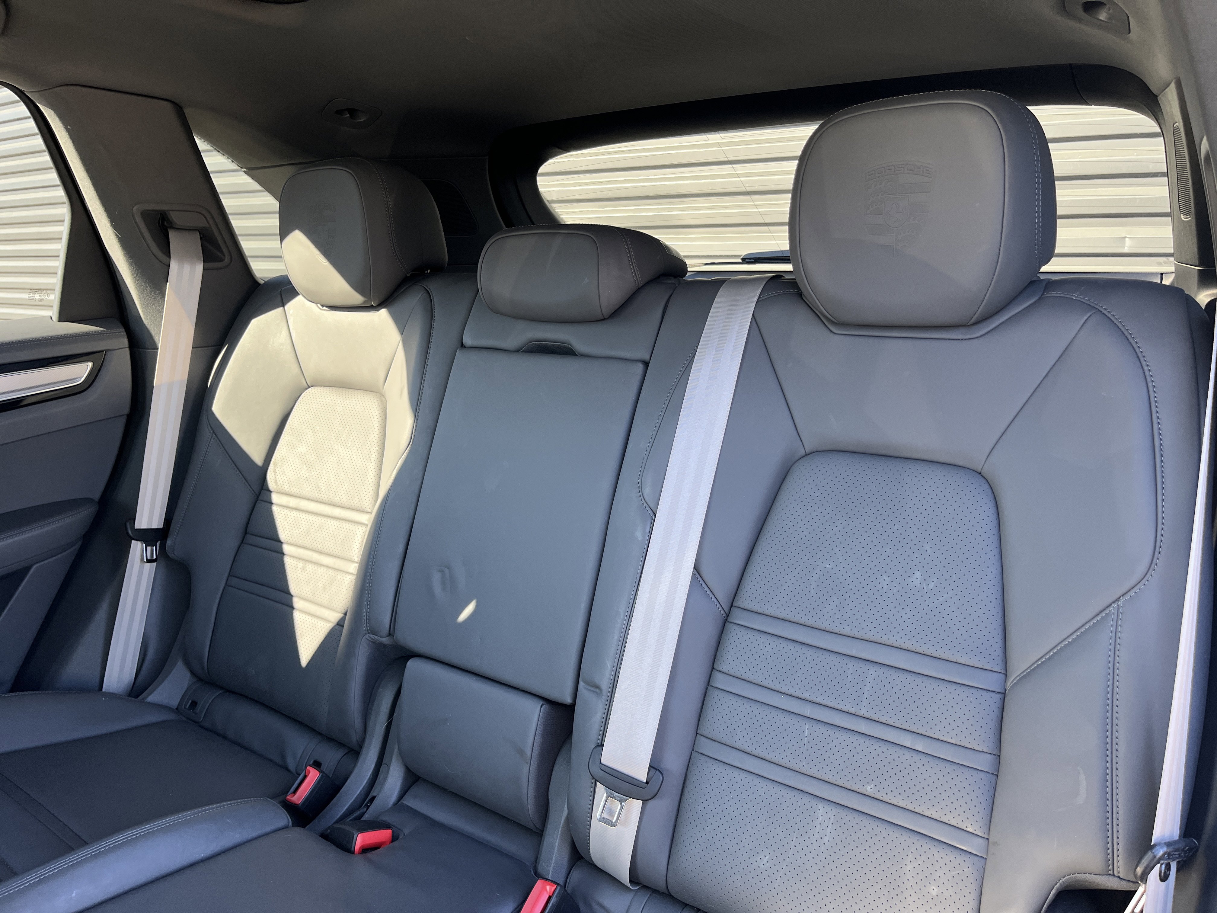 Certified 2023 Porsche Cayenne Platinum Edition image 14