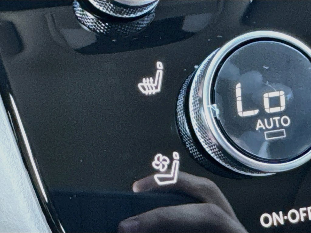 Used 2027 INFINITI QX60 Luxe w/ Cargo Package FWD image 22