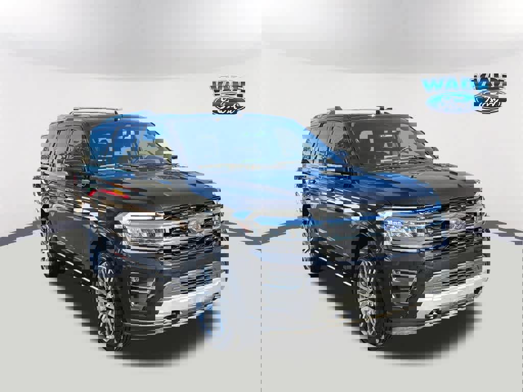 Used 2023 Ford Expedition Limited image 3