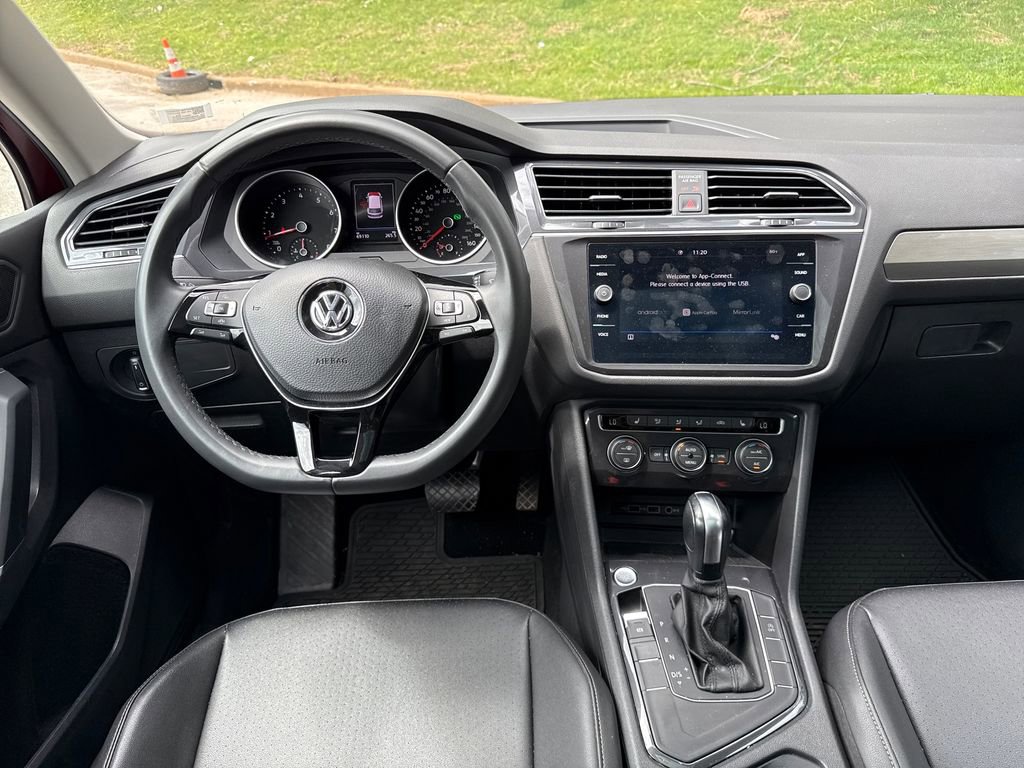 Used 2020 Volkswagen Tiguan SE w/ Panoramic Sunroof Package FWD image 21