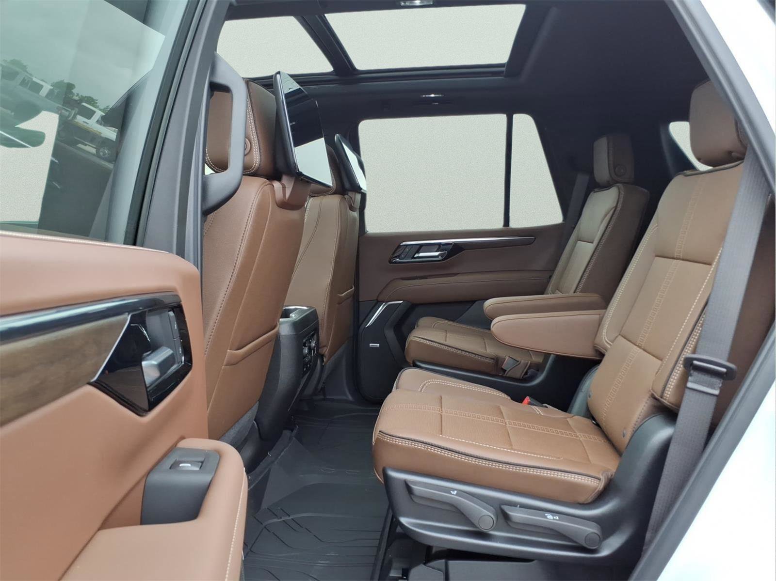 New 2026 Chevrolet Tahoe High Country AWD/4WD image 10