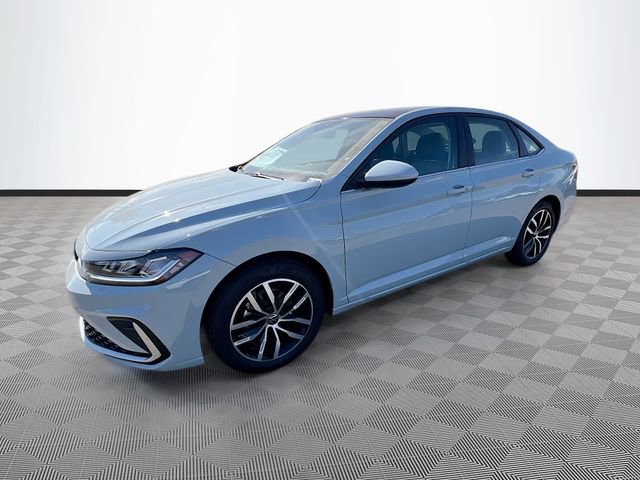 New 2025 Volkswagen Jetta SE image 3