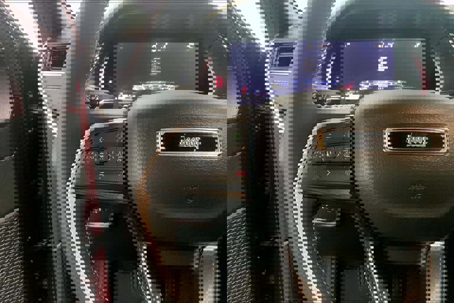 Used 2023 Jeep Grand Cherokee Altitude image 21