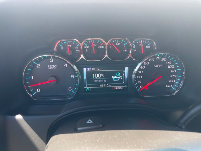 Used 2019 Chevrolet Suburban LS RWD image 17