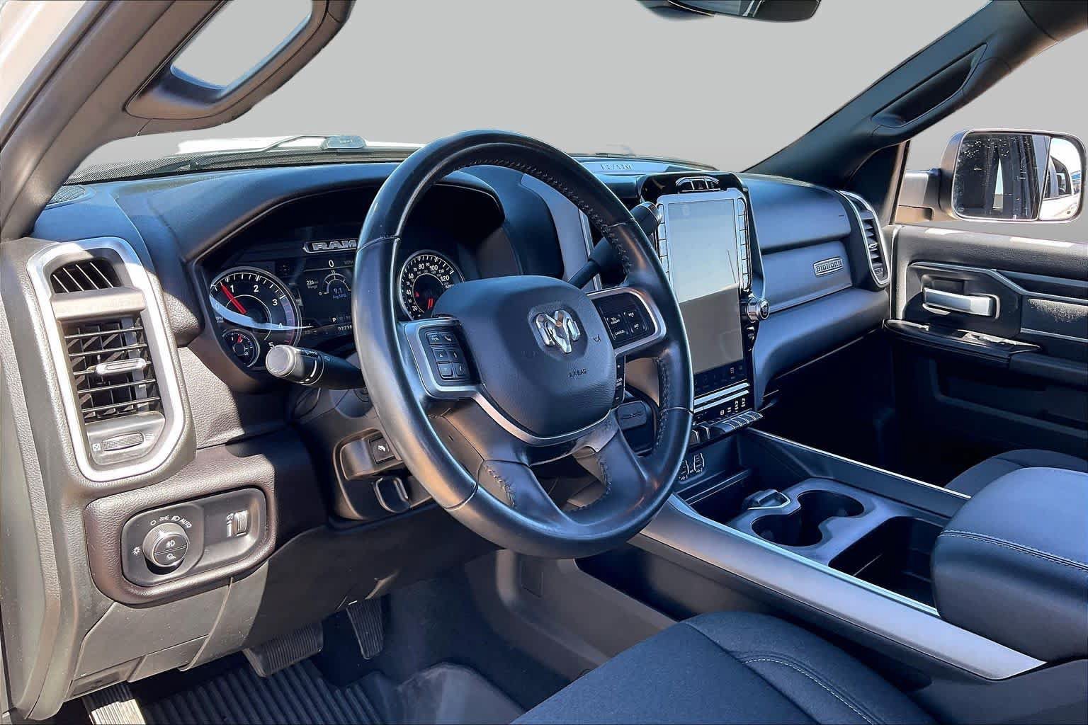 Used 2022 RAM 3500 Big Horn w/ Night Edition AWD/4WD image 17