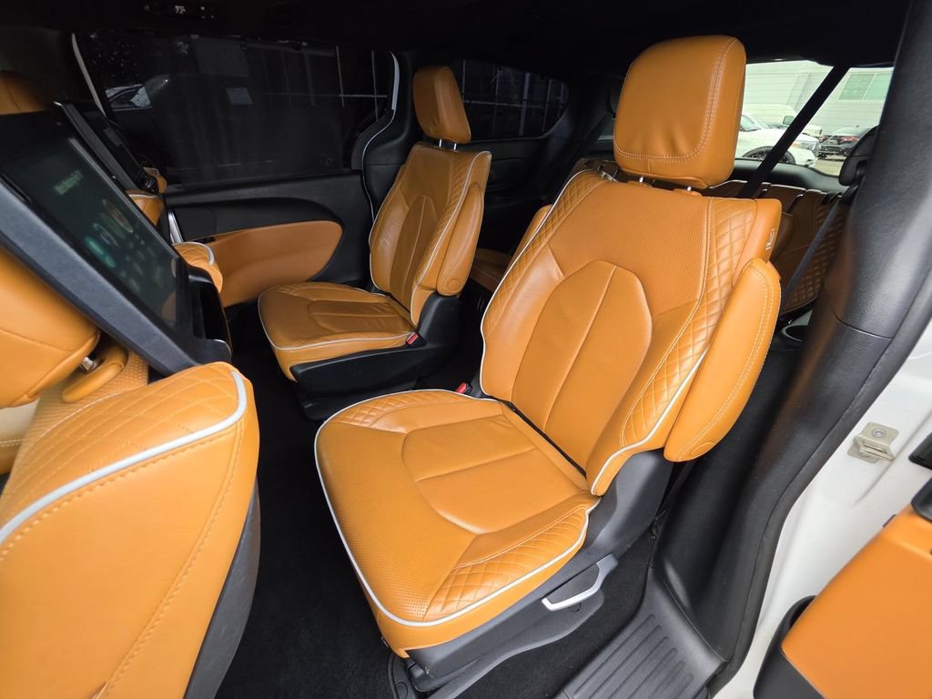 Used 2022 Chrysler Pacifica Pinnacle FWD image 10