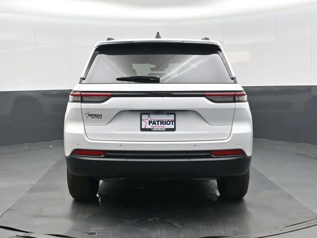 New 2025 Jeep Grand Cherokee Laredo image 5