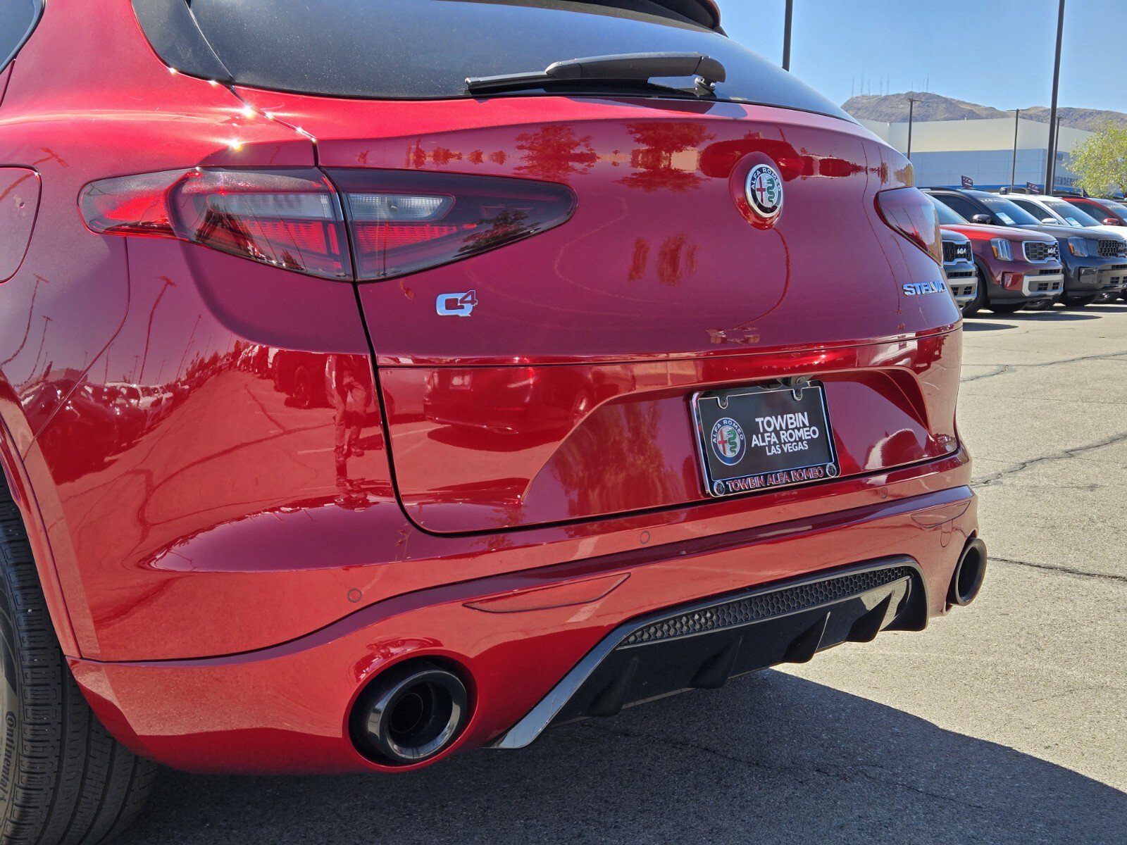 Used 2023 Alfa Romeo Stelvio Veloce AWD/4WD image 5